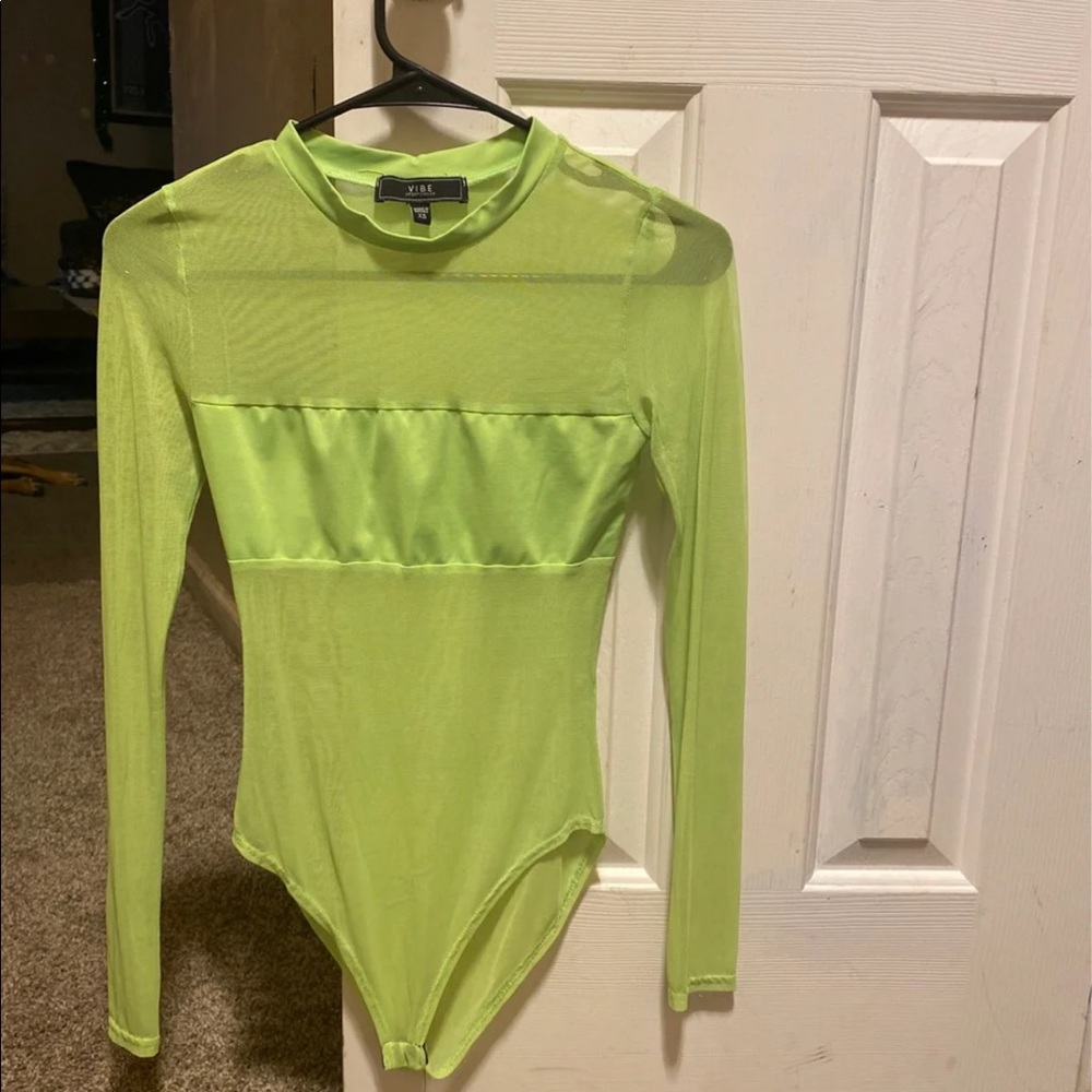 Long sleeve t short